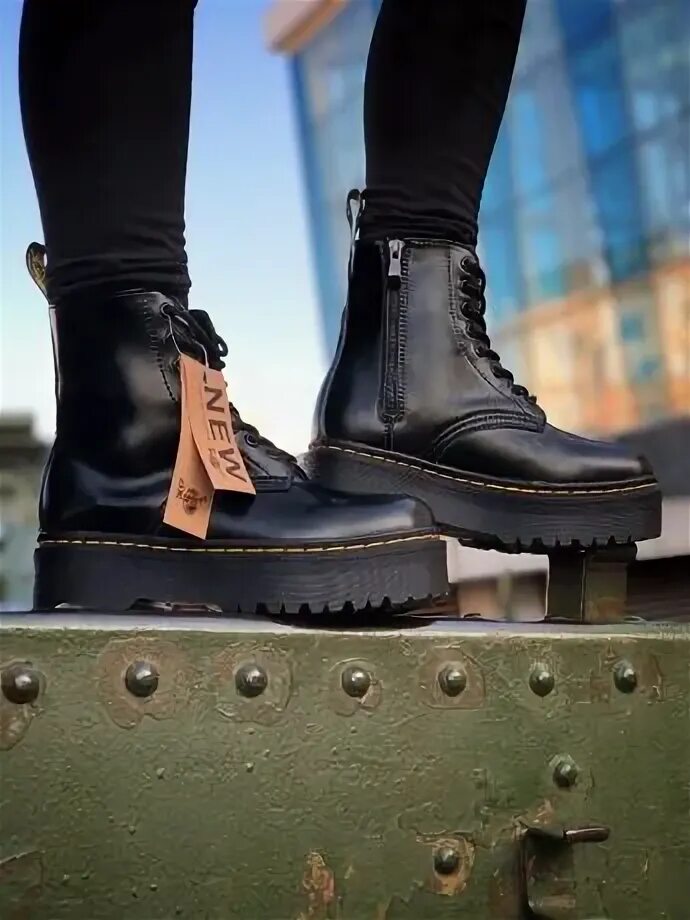 Заказать Ботинки на шнуровке 8761 Dr. Martens, цвет - черный, по цене 16 660 руб