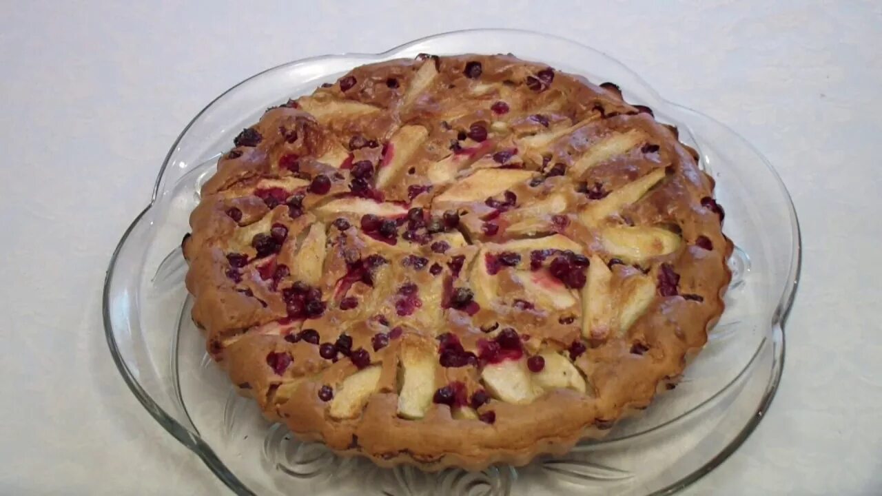 Вкуснейший пирог заливные яблоки. Заливной пирог с клюквой. заливной пирог с яблоками и клюквой. бостонский яблочный пирог. заливной пирог с тефтелями.