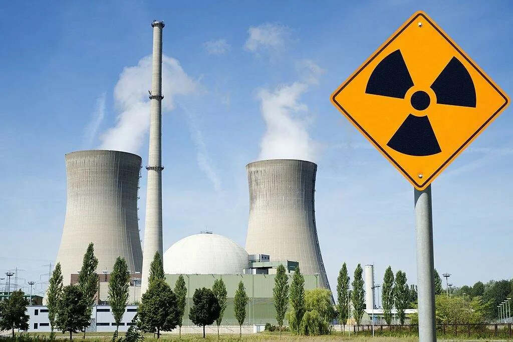 Аэс не является. Электроэнергетика атомная Индии. Энергия АЭС. Ядерная атомная Энергетика. АЭС И экология.