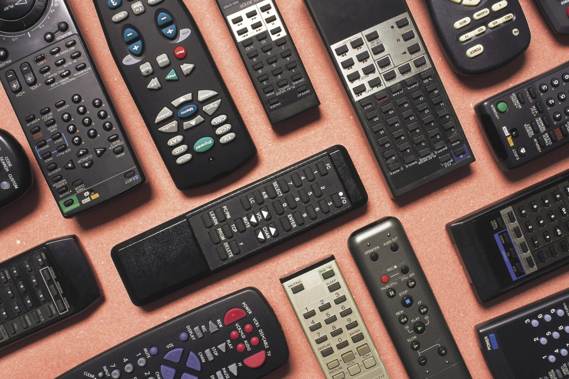 Tv remote service. Пульт Jumbo Universal. Пульт Remote Control. Пульт для Comcast телевидения. Много пультов для телевизоров.