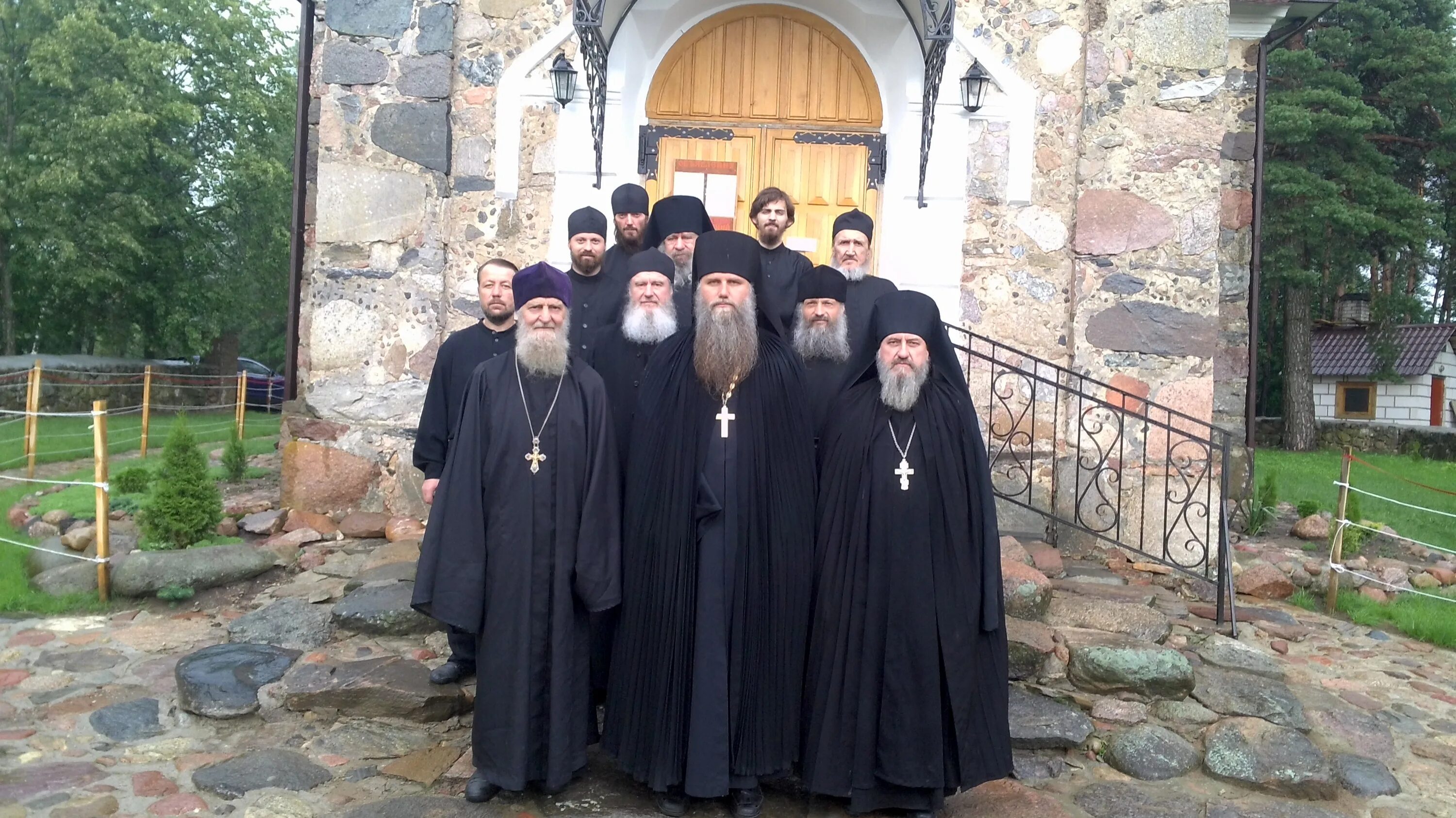 Собор оптинских старцев. Молитва святых оптинских старцев оптинских. Про оптинских старцев. Молитва оптинских стар. Молитва старцев оптиной пустыни на каждый день.