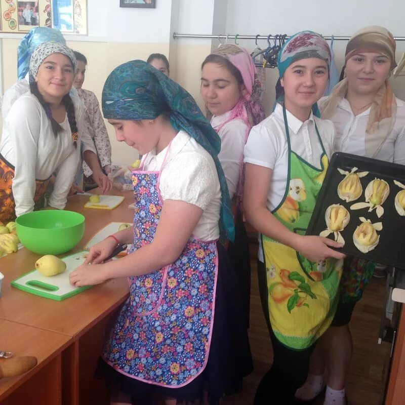 Что приготовить на технологии 7. Красивый бутерброд в школу. Занятия кулинарии в школе. Урок технологии готовка. Что приготовить на технологии 7.