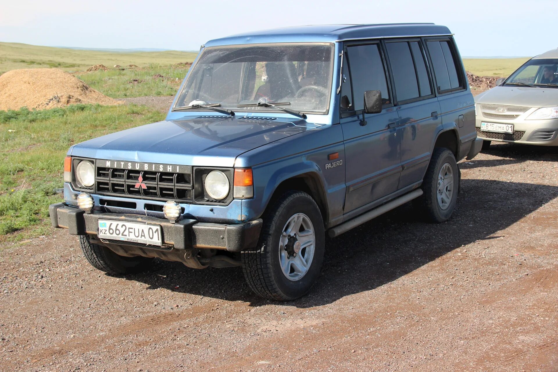 Мицубиси паджеро 1 поколение. Мицубиси Паджеро 1. Mitsubishi Pajero 1990. Mitsubishi Pajero,1 1990. Паджеро 1 поколения.