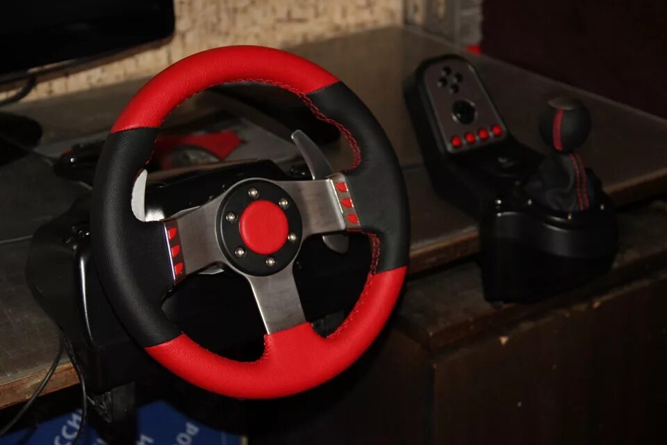 Не работает игровой руль. Руль g27 Racing Wheel комплектация. Руль Logitech g27. Logitech g27 Racing Wheel. Руль Logitech g27 новый.