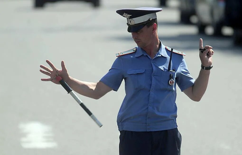 Регулировщик в аэропорту