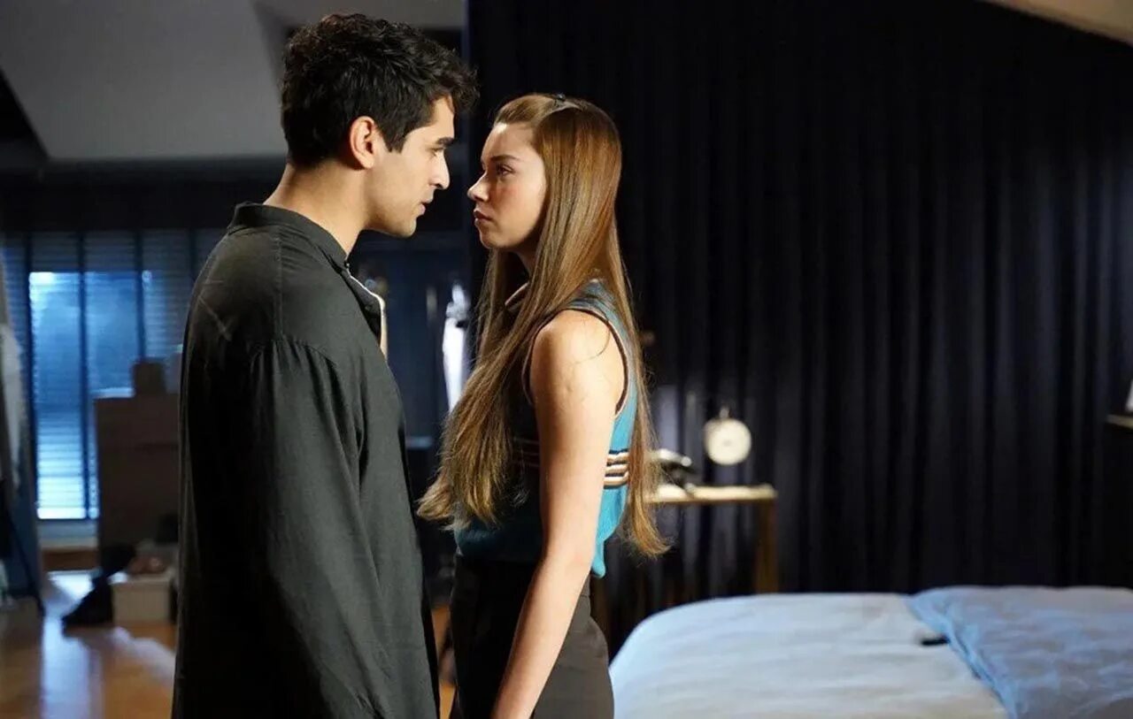 Мерт демир и афра. Yalı çapkını 71 bölüm. Yalı çapkını 71 bölüm. Yalı çapkını 71 bölüm. Афра сарачоглу и мерт рамазан.