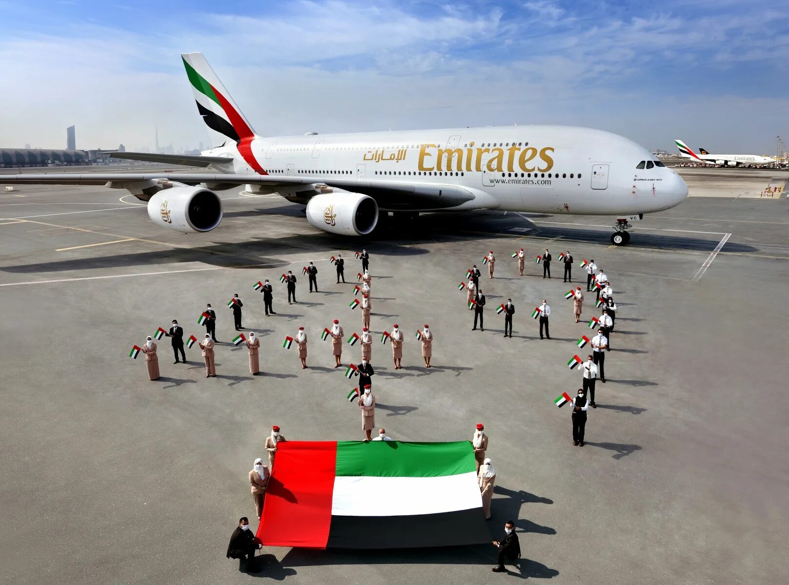 Uae 1. Эмирейтс (Emirates) Объединенные арабские эмираты. Арабская авиакомпания Emirates. Самолет Дубай Эмирейтс. Emirates Airlines авиакомпании ОАЭ.