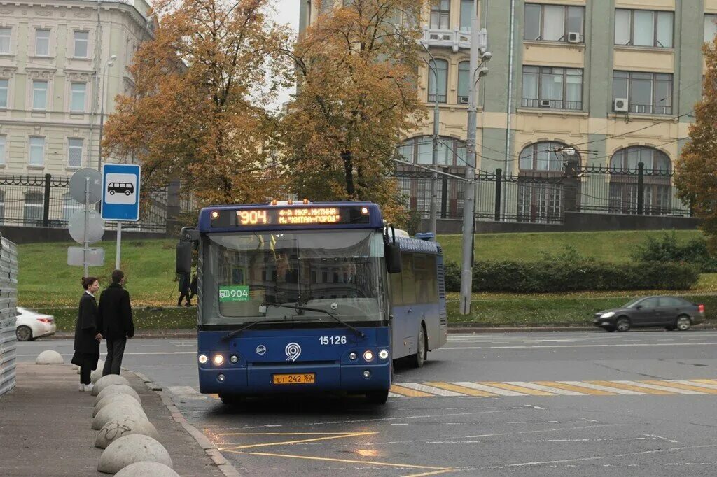Автобус м16. Московский автобус м1. Автобус 904. Автобус 904.633. Московский автобус МГУ.