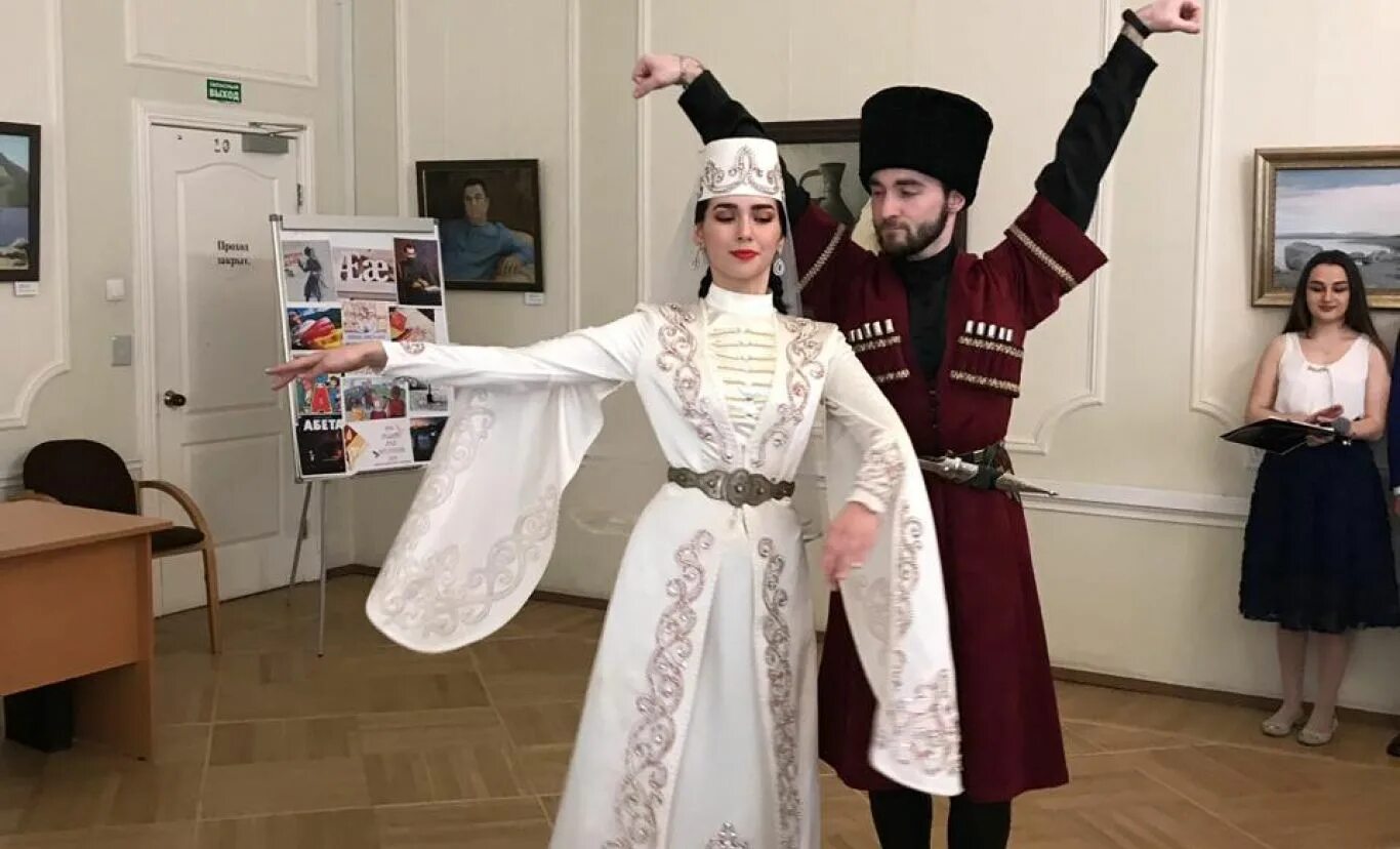 осетины. традиционная культура осетин. бывший осетин. осетин надпись. владикавказ южная осетия.