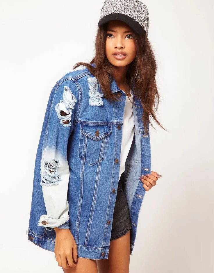 Oversize denim jacket. Джинсовая куртка летняя. Джинсовка женская 2022 оверсайз. Широкая джинсовая куртка. Mango talla джинсовая куртка.