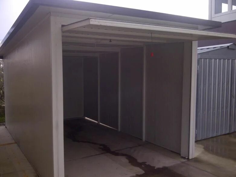 Гараж из пеноблоков. Гараж из сип панелей. Шлакоблок гараж. Каркасно щитовой гараж. Стройка гаража.