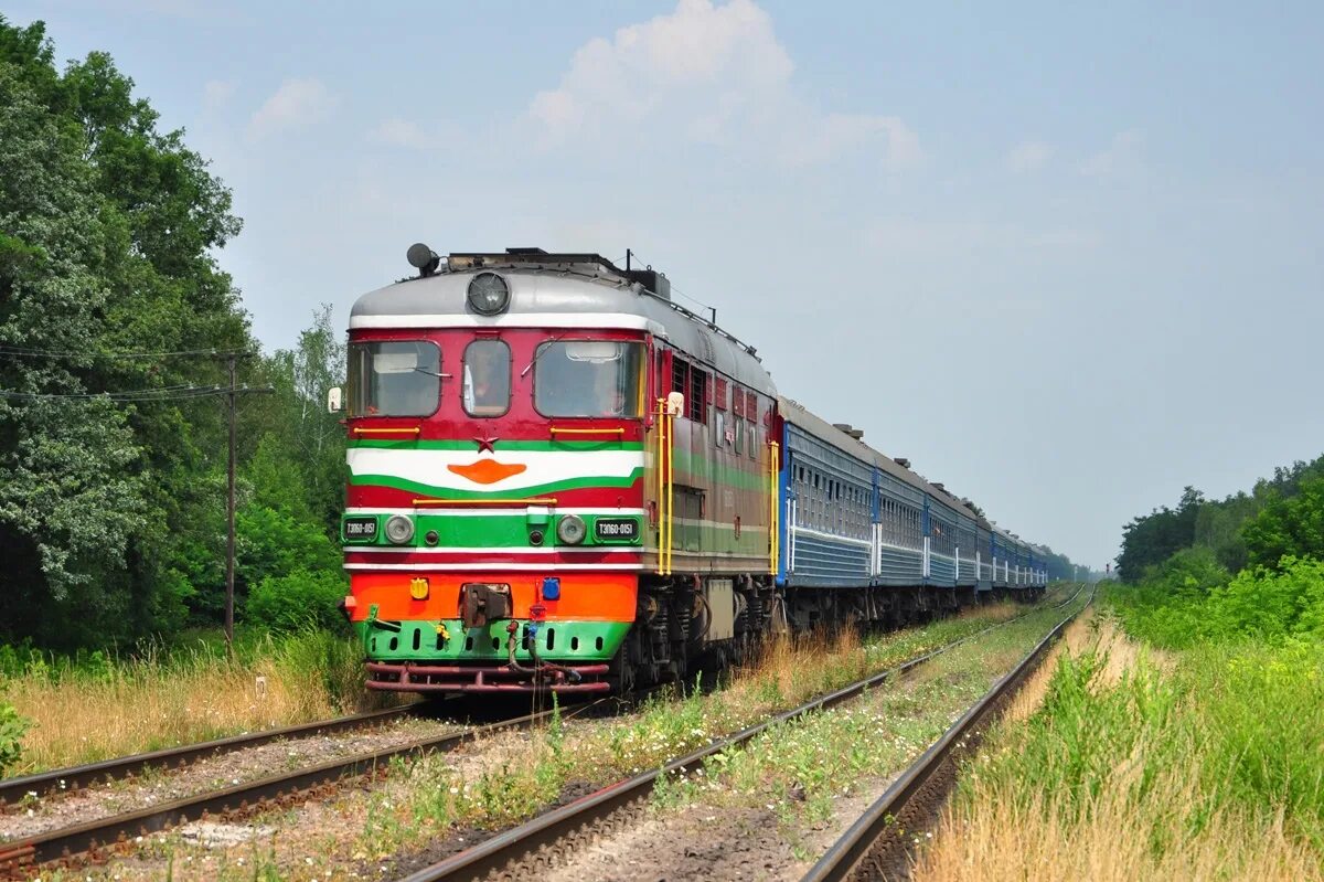 Поезд спб гродно. Тэп60 тепловоз. Тэп60 Беларусь. Белорусская железная дорога тэп60. Тепловоз тэп60 - 0001.