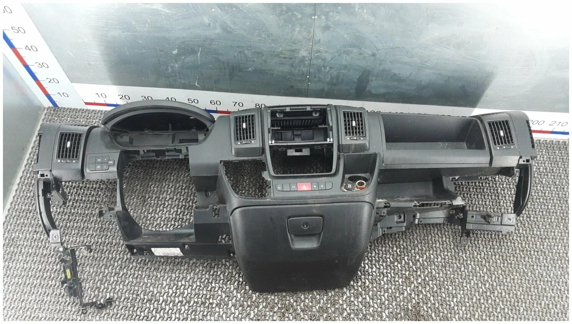 Торпеда пежо боксер. Столик в пежо боксер 3. Peugeot boxer торпеда. Peugeot boxer торпеда. Ситроен джампер торпедо.