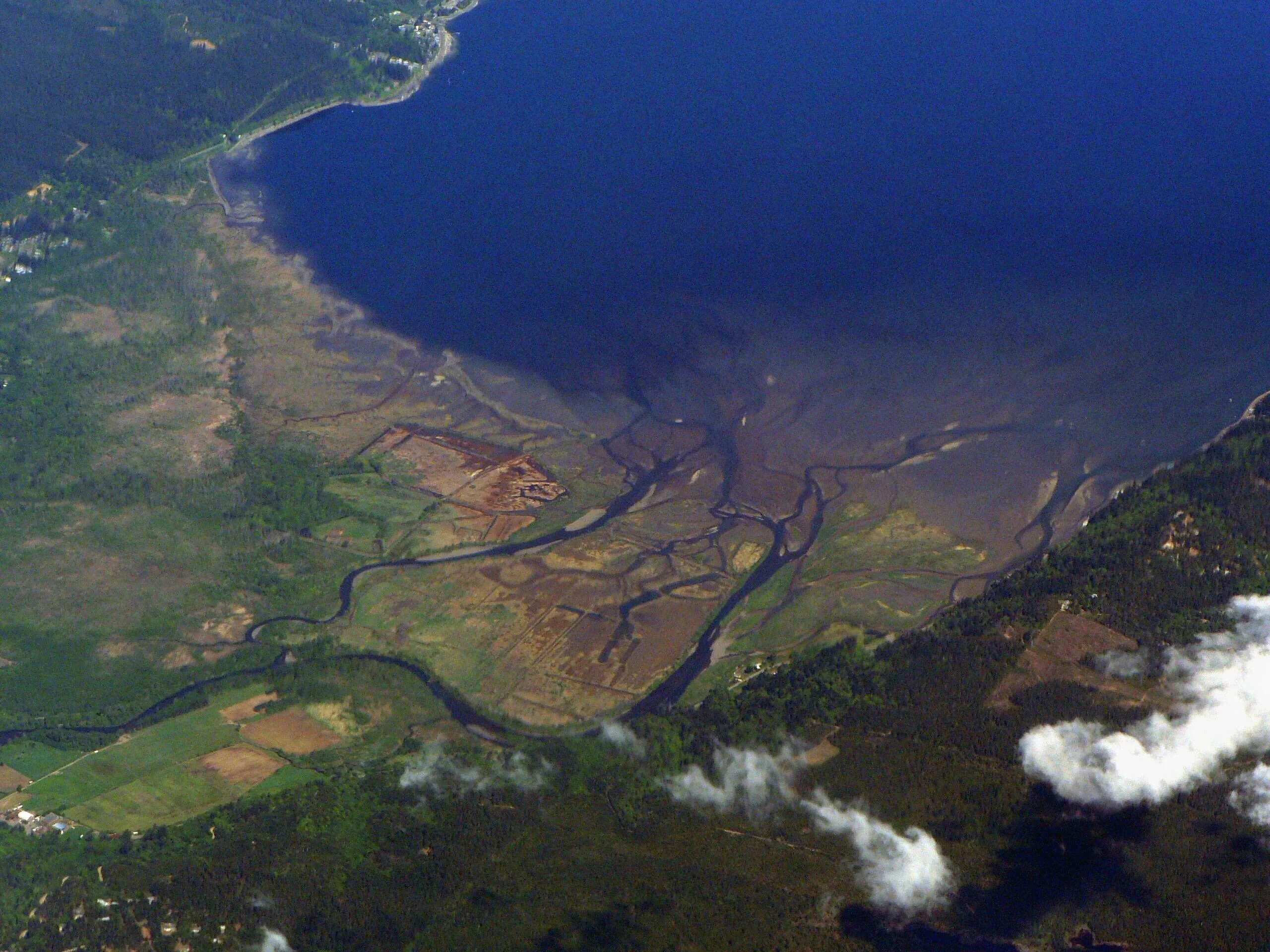 В какой океан впадает огайо. Дельта Волги Дельта Лены. Космический снимок Дельта реки Меконг. Дельта реки Волги из космоса. Дельта реки Енисей.