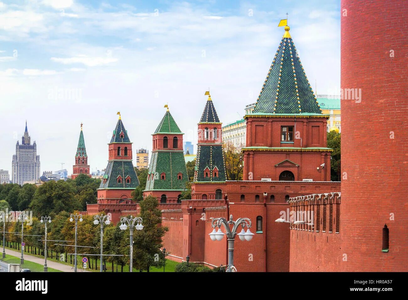 Башня кремлевской стены. Беклемишевская москворецкая башня московского кремля. стены московского кремля. кремль и кремлевская стена. кремлёвская стена московский кремль.
