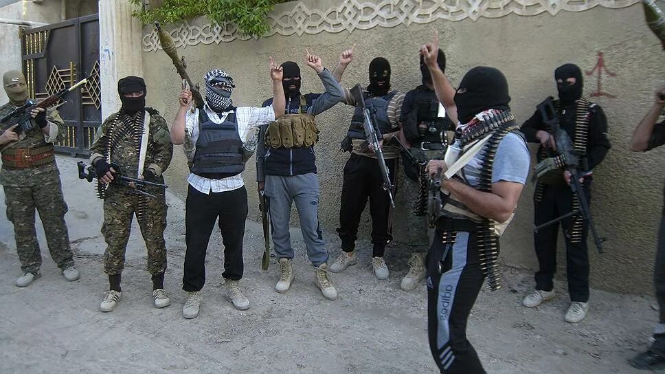 Фото четырех террористов. Террорист. Одежда террористов.