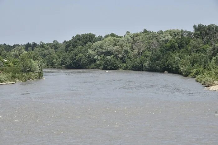 Кубань уровень воды в реке сегодня краснодар. Река Кубань. Река Кубань Краснодар. Половодье реки. Наводнение реки Кубань.