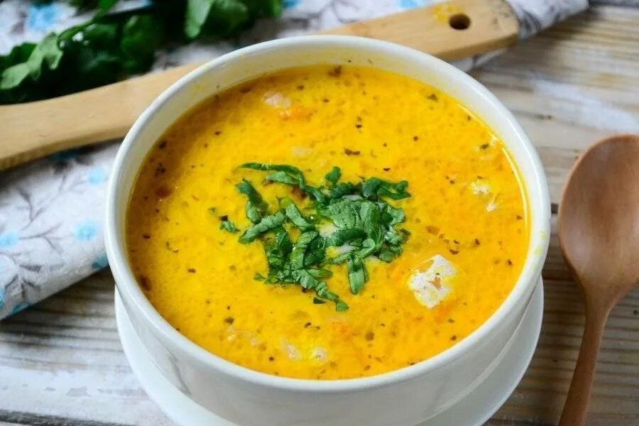 Рецепт сырного супа пюре с плавленным сыром. Сырный суп. сырный суп с рисом. суп с плавленным сыром. сырный суп пюре.
