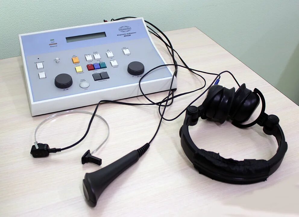 Аудиометр maico. Аудиограмма лор. Аудиометр ма - 50. Прибор определяющий слух. Аудиометр maico ma 40.