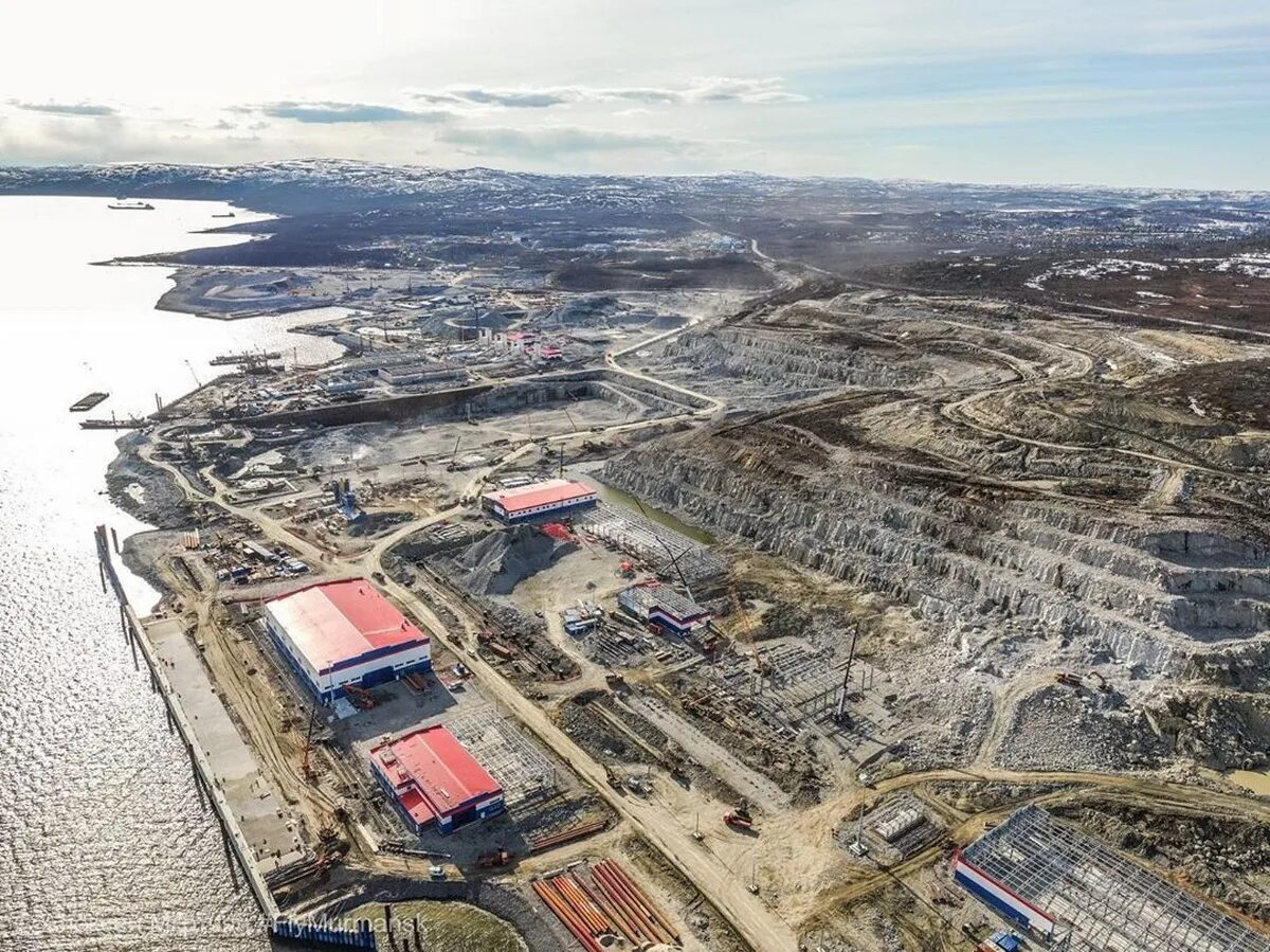 Кольская верфь Белокаменка. Белокаменка Мурманск стройка. Верфь Новатек Белокаменка. Новатек Мурманск Белокаменка.