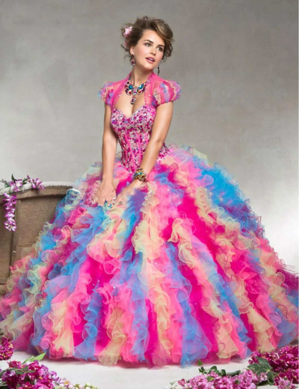 Красивое яркое платье. Красивые яркие платья. Красивые и необычные платья. Разноцветное платье. Самые красивые платья.