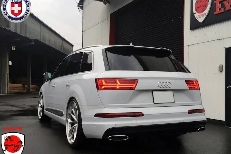 Тюнинг q7 4m. Audi q7 4. audi q7 hre. белая ауди q7 4m. тюнинговый audi q7 4m.