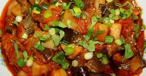 Баклажаны тушеные с овощами с картошкой