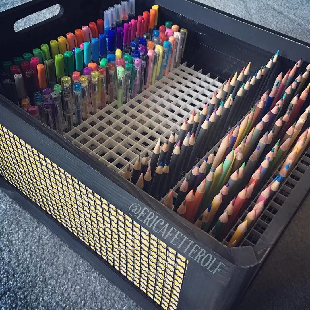 Органайзер для фломастеров и карандашей. Хранение карандашей и фломастеров. Коробка с карандашами. Ящик для хранения маркеров.