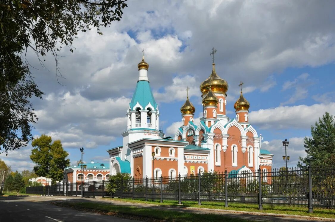 Комсомольск какой край. Храм Ильи пророка Комсомольск на Амуре. Храм Святого пророка Илии Комсомольск на Амуре.