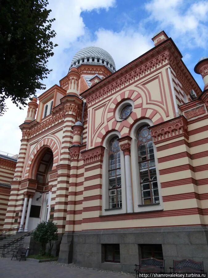 Сайт синагоги петербурга. Большая хоральная синагога. Хоральная синагога в Санкт-Петербурге. Еврейская синагога в Санкт-Петербурге. Большая хоральная синагога Санкт-Петербург внутри.