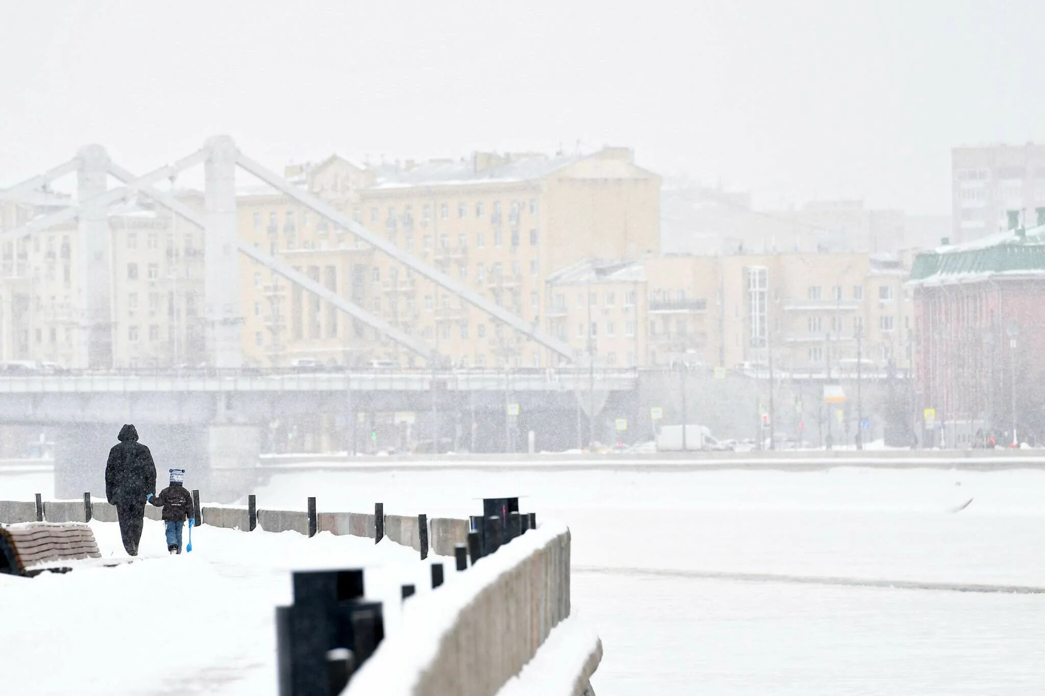 Москва снегопад 2021. Снегопад в городе. Снег в Москве. Холод в Москве.