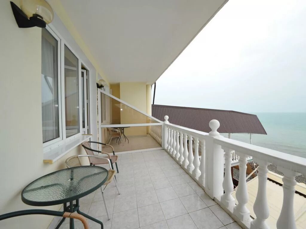 гостевой дом у моря лазаревское. отель жемчужина лазаревское. дом на берегу лазаревского. солнечный лазаревское. вилла плаза лазаревское.