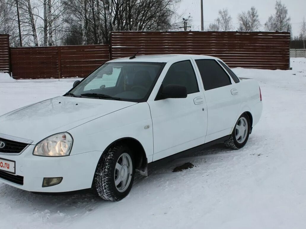 Купить приору в новгороде. Приора 2013 полулюкс. Белая Приора полулюкс седан. Белая Приора 2014 полулюкс. Приора полулюкс 2011.