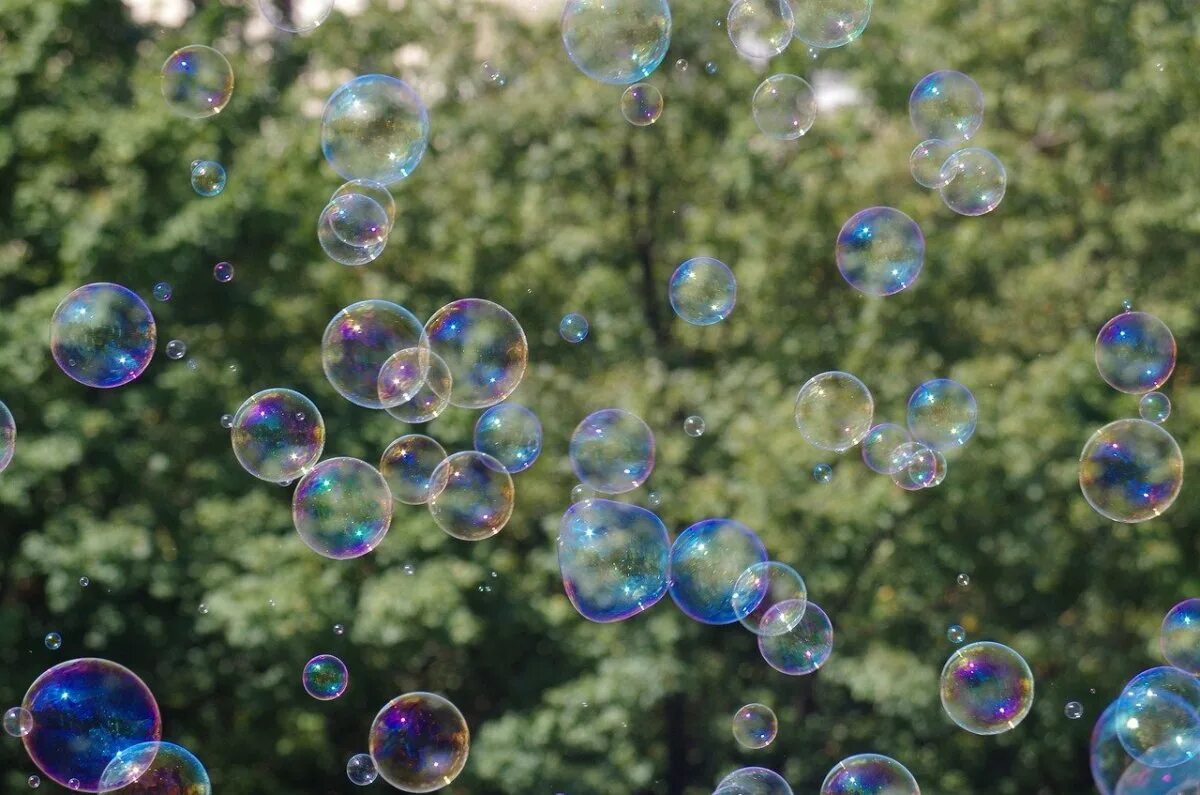 Пузырек представляет собой. Мыльные пузыри. Воздушные пузыри. Красивые мыльные пузыри. Разноцветные мыльные пузыри.
