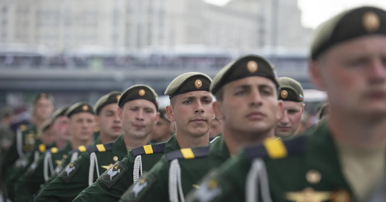 Парад Победы в Москве. Армия России парад. Солдаты РФ на параде. Парад Победы на красной площади. Резервисты в российской армии кто это