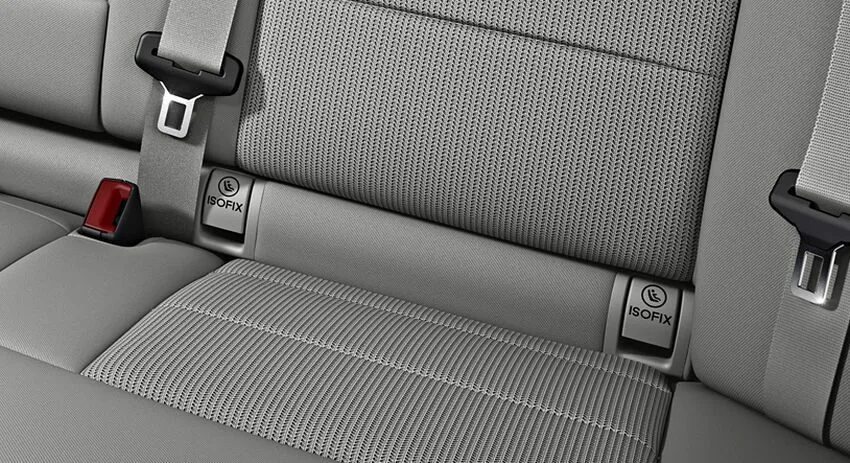 Киа пиканто 2011 года изофикс. Заглушка изофикс киа. Система крепления автокресла isofix. Рено меган 2008 изофикс. Система крепления isofix на hyundai getz 2008 года.