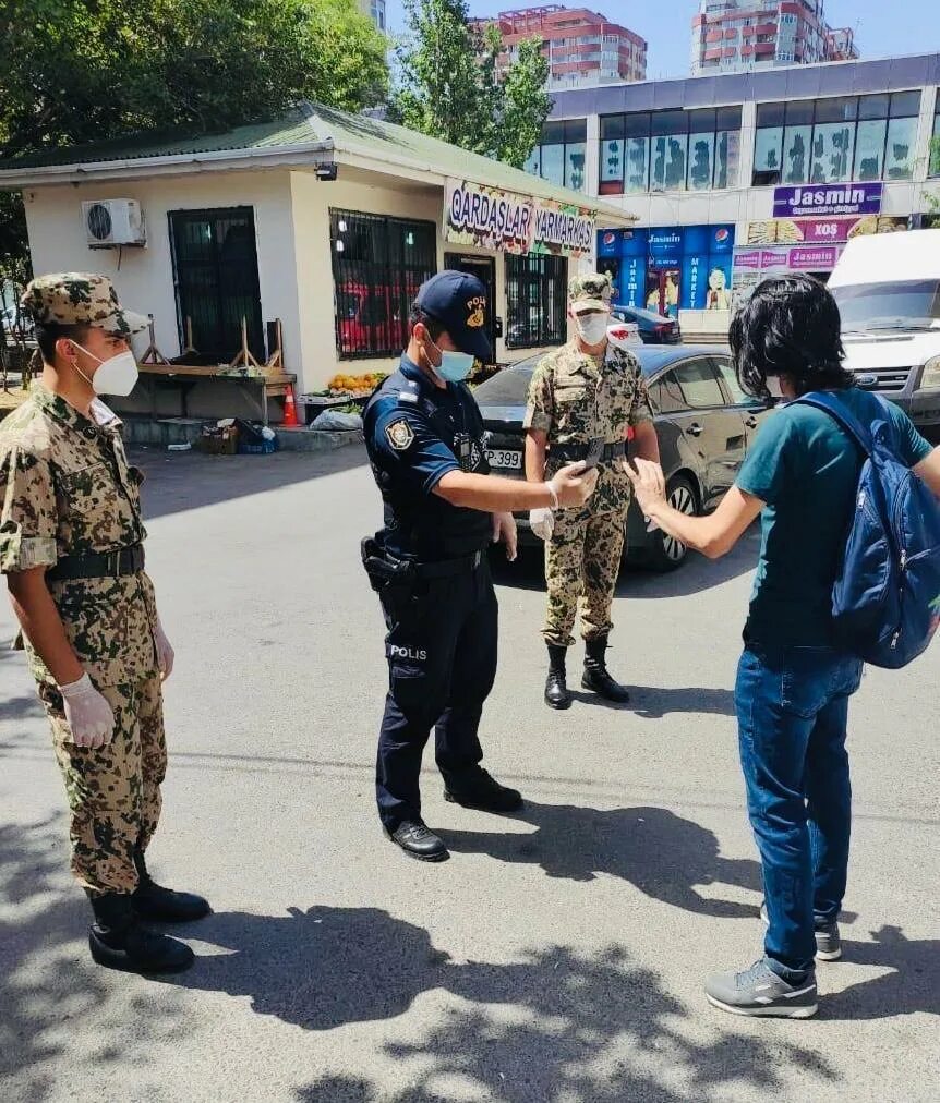 Новости азербайджана накгы. Баку полиция карантин. полиция баку. баку полиция фото. новости баку.