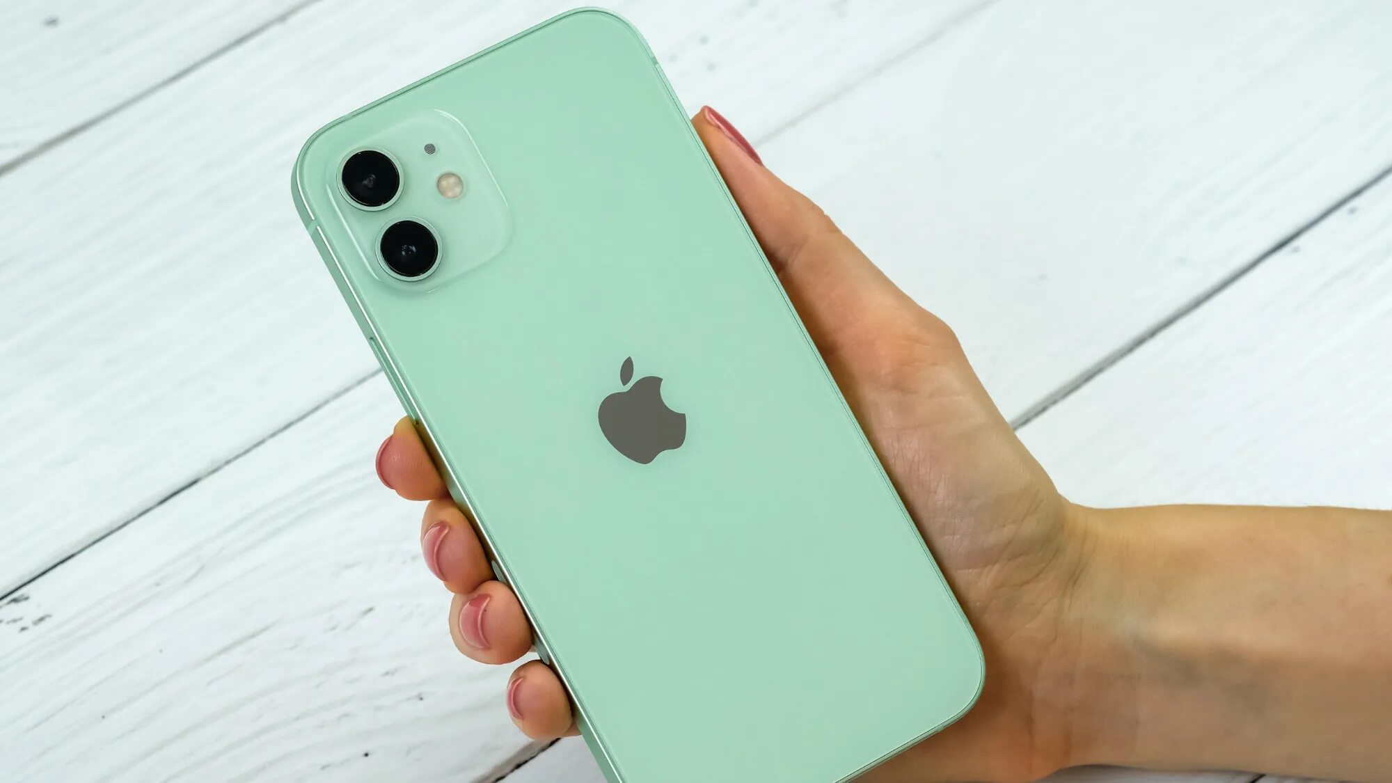 Apple iphone 15 green