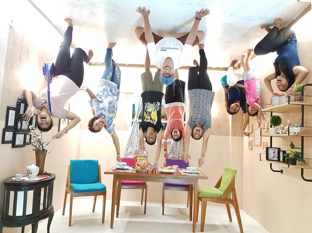 Up side down. Up side down. Upside down. Upside down пикчерз. Up side down.