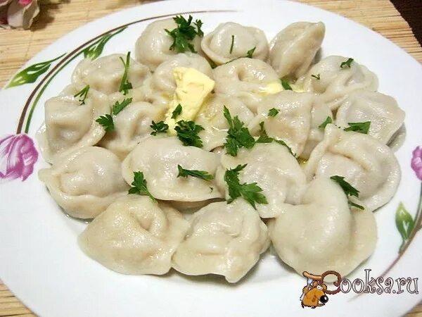 Пельмени. Пельмени куриные. Пельмени домашние. Пельмени. Пельмени сваренные.
