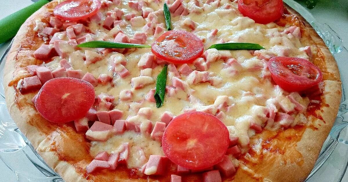 Домашняя пицца без колбасы. Пицца Делюкс. Манка для пиццы. Пицца 400 г. Делюкс пицца 1/2 45 см.