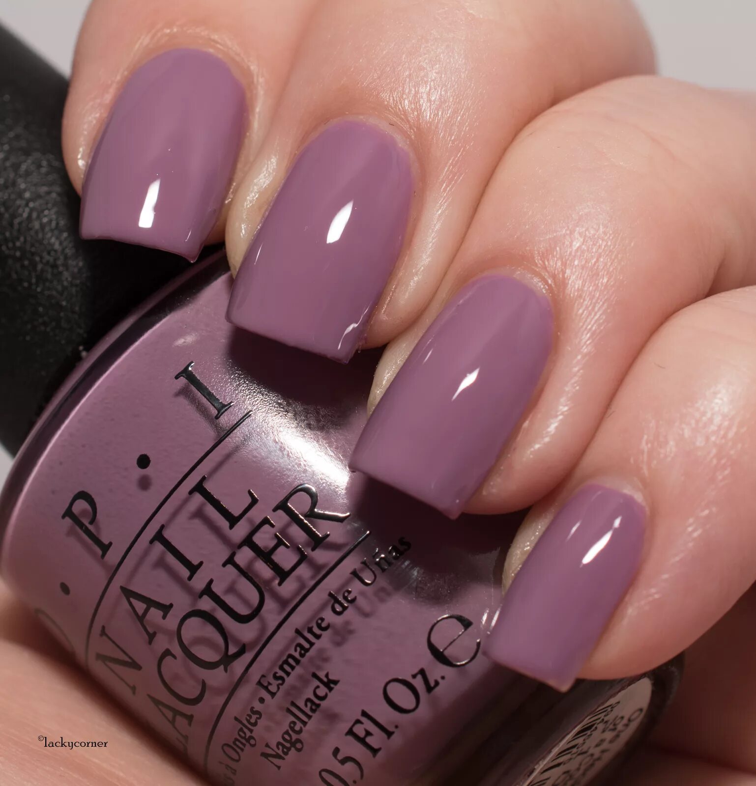 Красивые цвета лака. Лак OPI сиреневые оттенки. OPI Heckla of a Color. Красивый цвет ногтей. Темно-фиолетовый маникюр.