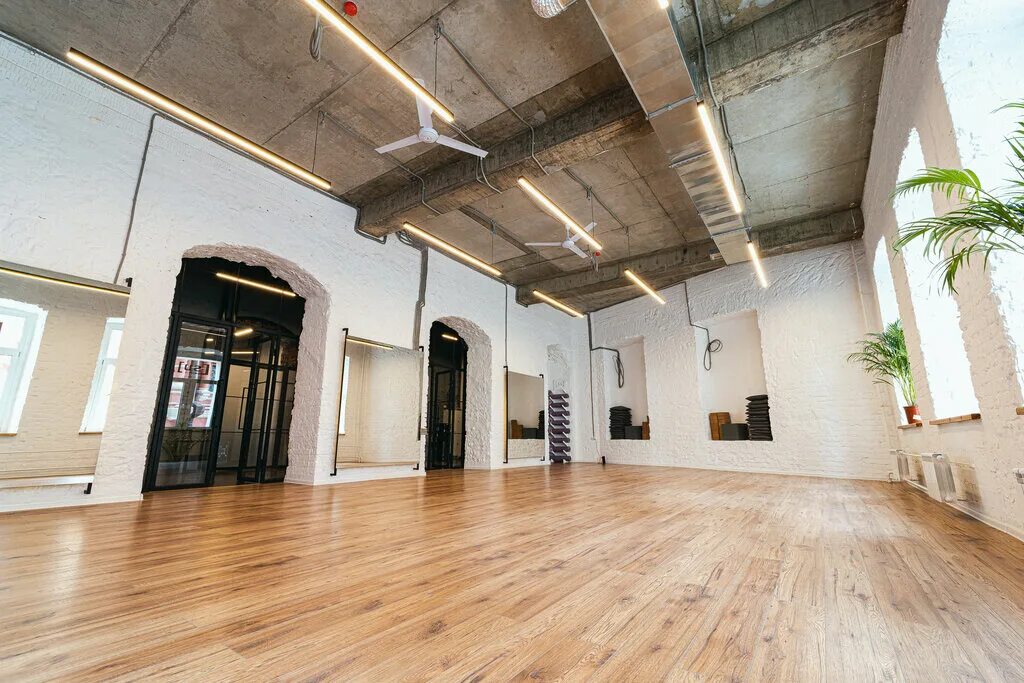 Playground савеловская. пресненская наб 8к 1 город столиц. меланома юнит, москва, улица татищева. юнита москва. Playground савеловская зал.