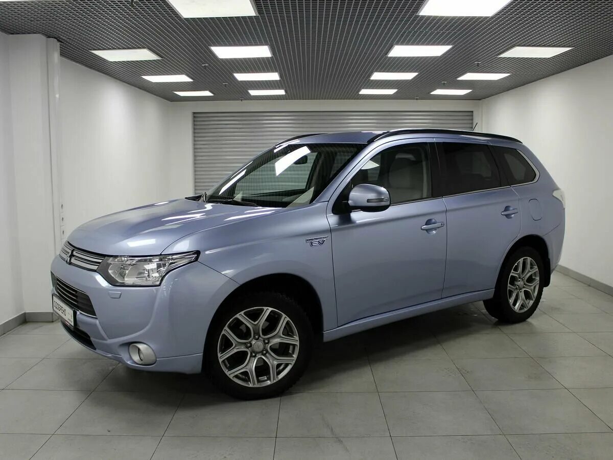 Outlander 2014. Мицубиси Аутлендер 2014. Митсубиси Аутлендер 3 2014. Mitsubishi Outlander 2014 года. Купить митсубиси аутлендер 2014