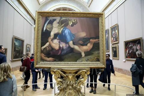 Картины в музее лувр