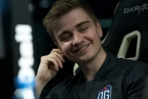 Mira киберспортсмен
