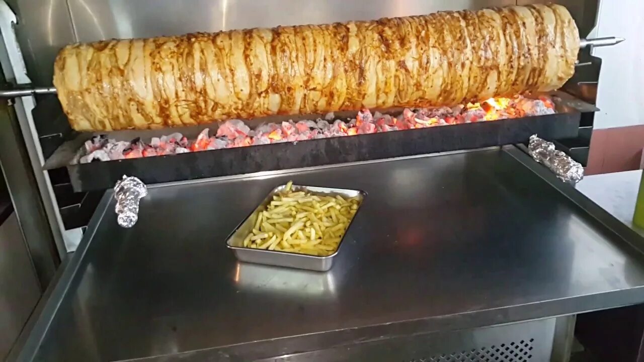 Шаурма коллаж. Shawarma вверх. Стейблsausage Shawarma Platter. Shawarma Европа. Шаурма кск