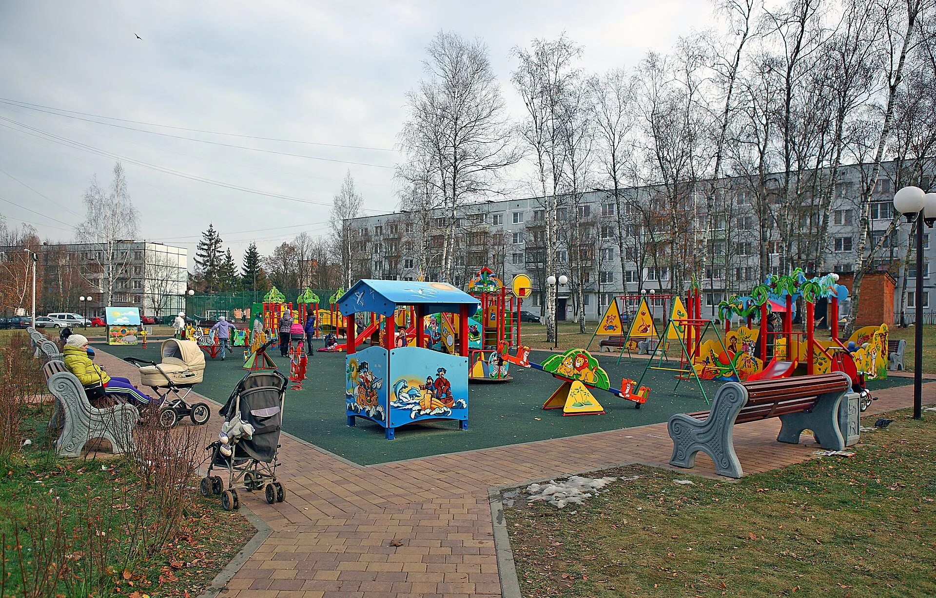 Старый городок Одинцовский район. Посёлок старый городок Одинцовский район Московская область. Старый городок Московская область Кубинка. Школа старый городок Одинцовский район.