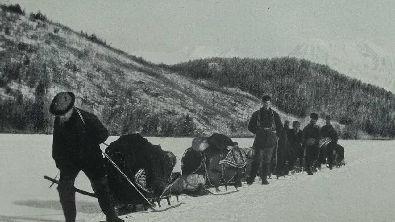 Клондайк золото. Клондайкская Золотая лихорадка Аляска. Юкон Золотая лихорадка. Золотая лихорадка на Аляске 1881. Клондайк Аляска Золотая лихорадка.