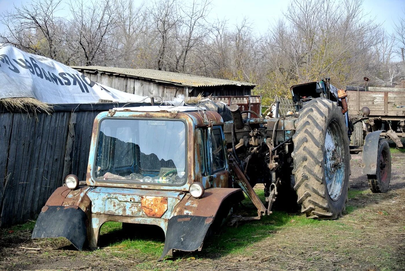 трактор renault 1950. мтз-80 трактор. хутор терновской шолоховский район ростовская область. сельхозтехника за копейки. сельхозтехника за копейки.